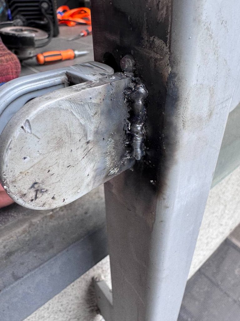 Mobilny spawacz Warszawa - Nasza Firma świadczy usługi spawacza z dojazdem w Warszawie i w okolicach, stal i aluminium.