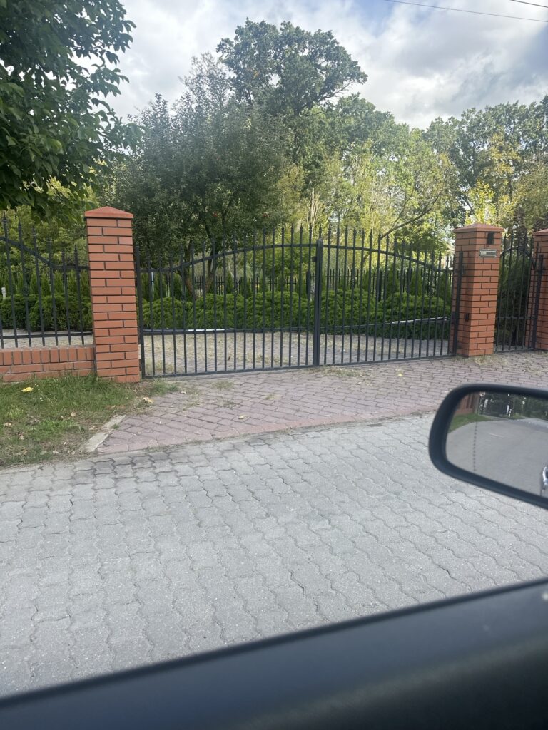 Spawacz - Potrzebujesz spawacza z dojazdem albo fachowca, który oceni kilka usterek podczas jednej wizyty? Zadzwoń pod numer 570 933 114 