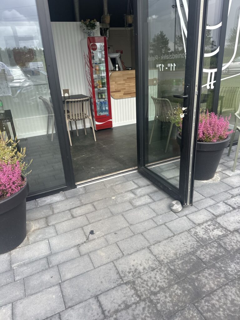 Renowacja schodów metalowych w Warszawie, ogarniamy dokładnie wszystko, mamy spawacza z dojazdem do klienta.