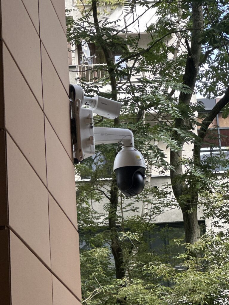Montaz kamer WiFi Warszawa, Jeżeli chcesz montować kamery WiFi lub wideo domofonu jesteśmy gotowi tobie pomóc.