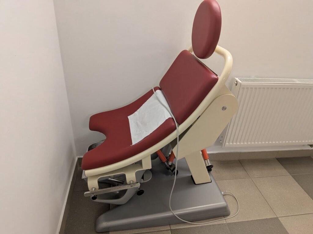 Fotele Diagnostyka i Remont Elektryki i Hydrauliki - naprawiamy podologiczne, dentystyczne, medyczne. Siłowniki + Sterowniki.