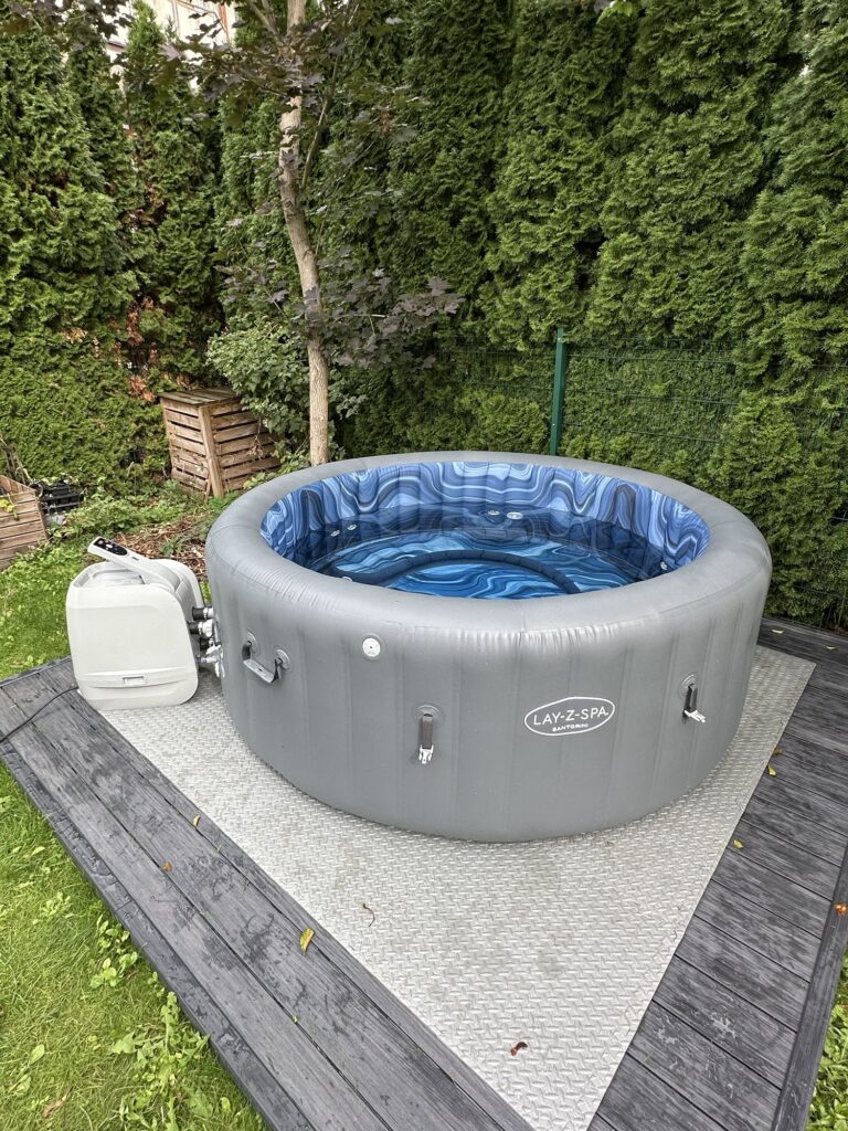 Naprawa jacuzzi dmuchane, w naszej ofercie jako specjaliści też robimy tego typu roboty, nasza Firma jest gotowa działać na najwyższym poziomie dla wszystkich klientów z całego województwa mazowieckiego.
