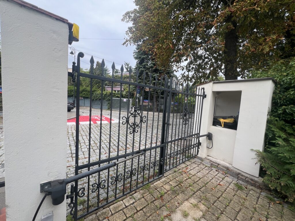 Tani serwisant, Jesteśmy gotowi do współpracy, działamy jako serwisant w Warszawie. Zamów nasze usługi naprawy sprzętów.