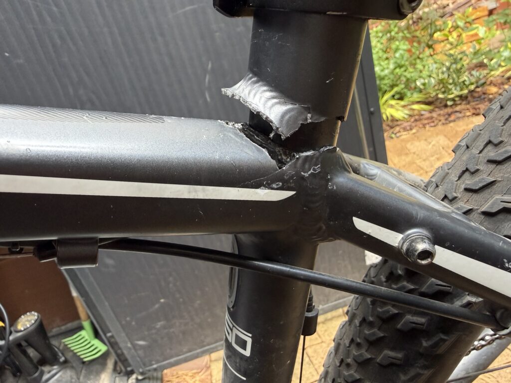 Spawanie ramy od roweru, zamów naszego spawacza z dojazdem do ciebie, naprawimy twój rower. Almuminium, Metal itp..