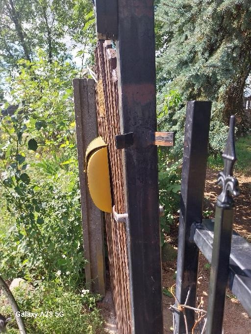 Firma Serwisowa – kompleksowa obsługa bram, zamków, spawania i elektryki w Warszawie, zamów naszego serwisant z Warszawy.