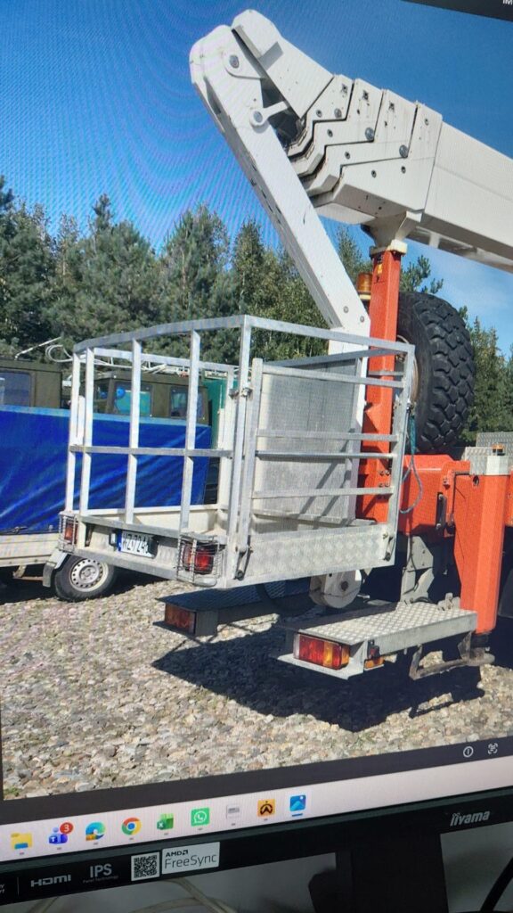Spawanie podnośnika koszowego, zamów naszego mobilnego spawacza do tego, ogarniamy to dla firm w Warszawie, i to tanio!