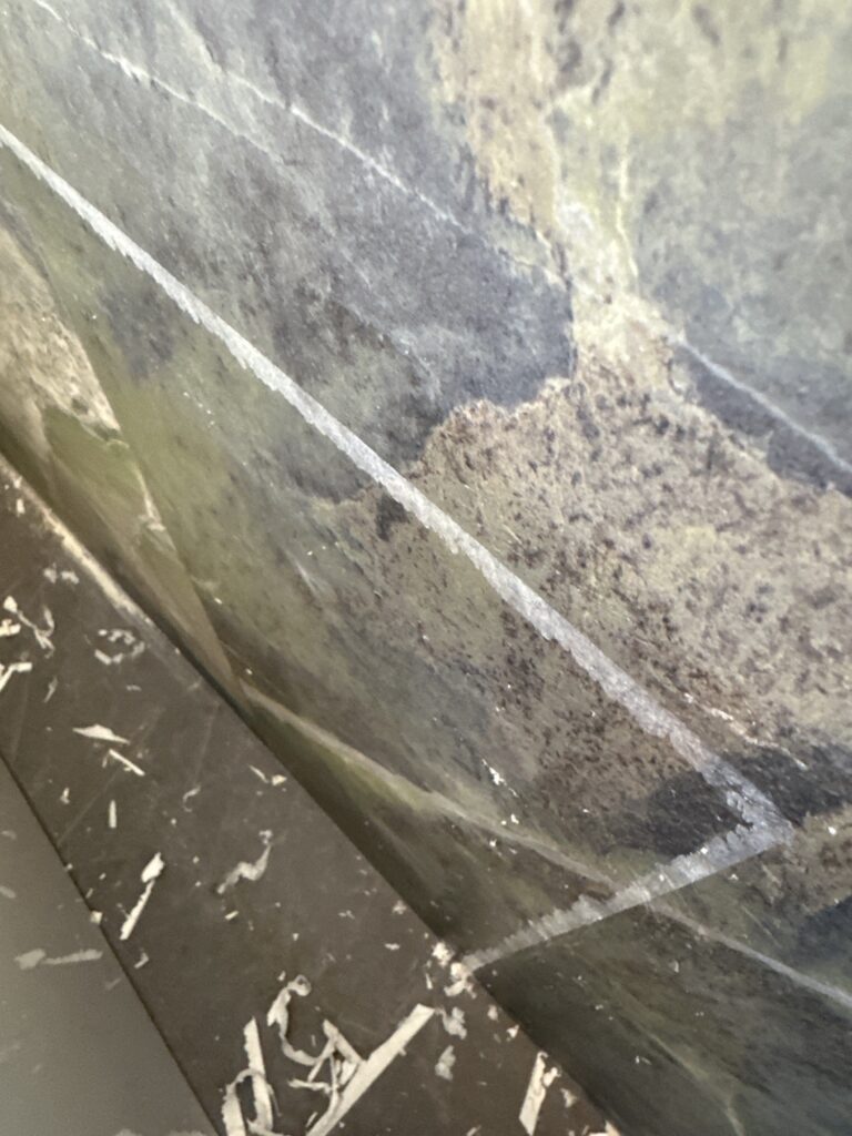Zbieranie sylikonu jacuzzi montażu - Naprawa Wanny SPA zamów mobilny serwis z Warszawy, nasza firma działa slutecznie i tanio.