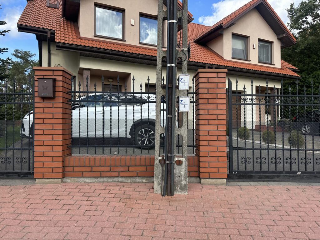 Kompleksowe zarządzanie techniczne luksusowymi rezydencjami, Wille, Apartamenty, Domy, Pałace mamy Elektryka, Spawacza i Serwisanta dla ciebie na wyłączność.